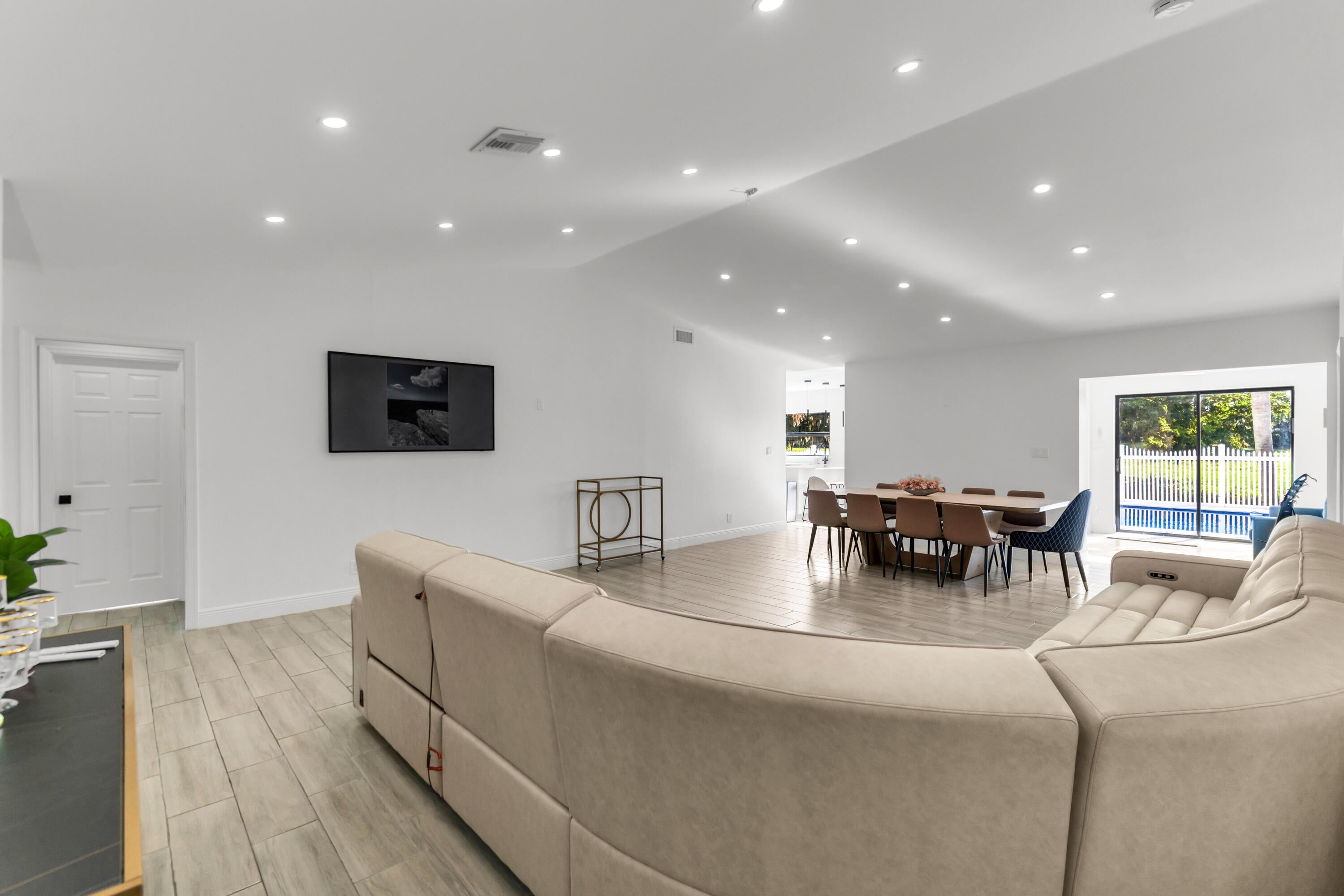 10131 Camelback Lane