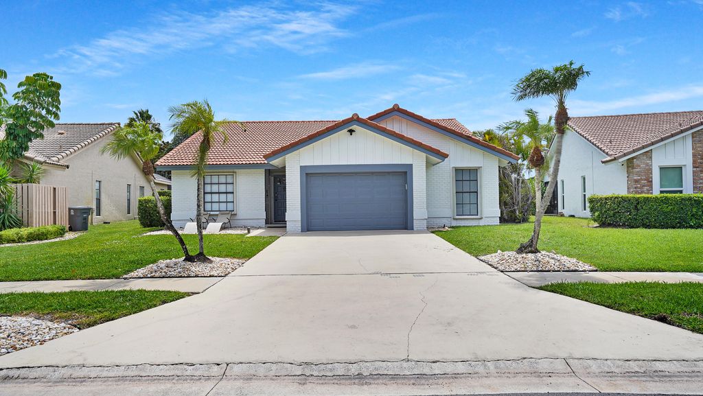 Photo of 10131 Camelback Lane, Boca Raton, FL 33498 (MLS # B26035632)