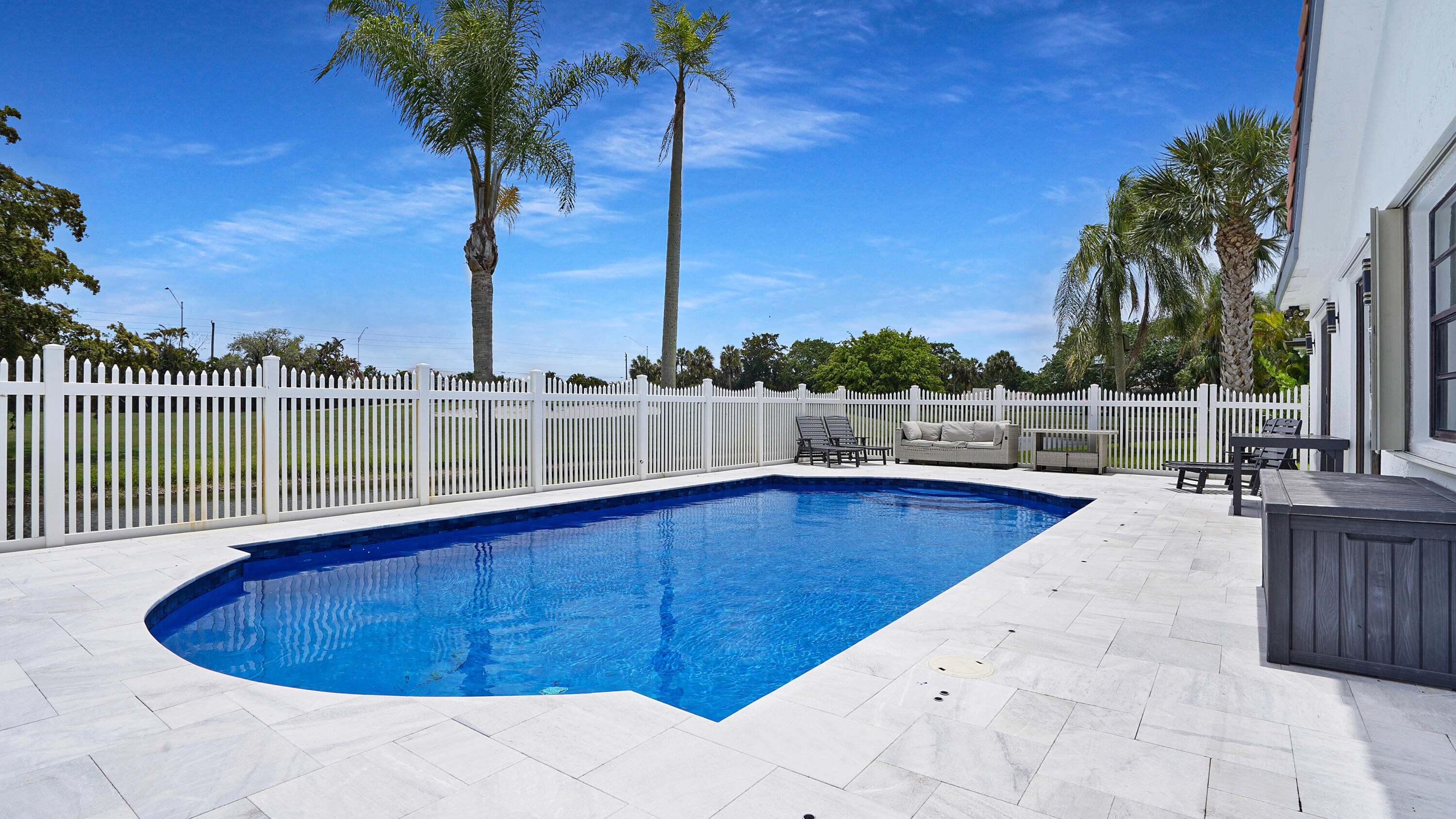 BOCA GREENS - Residential
