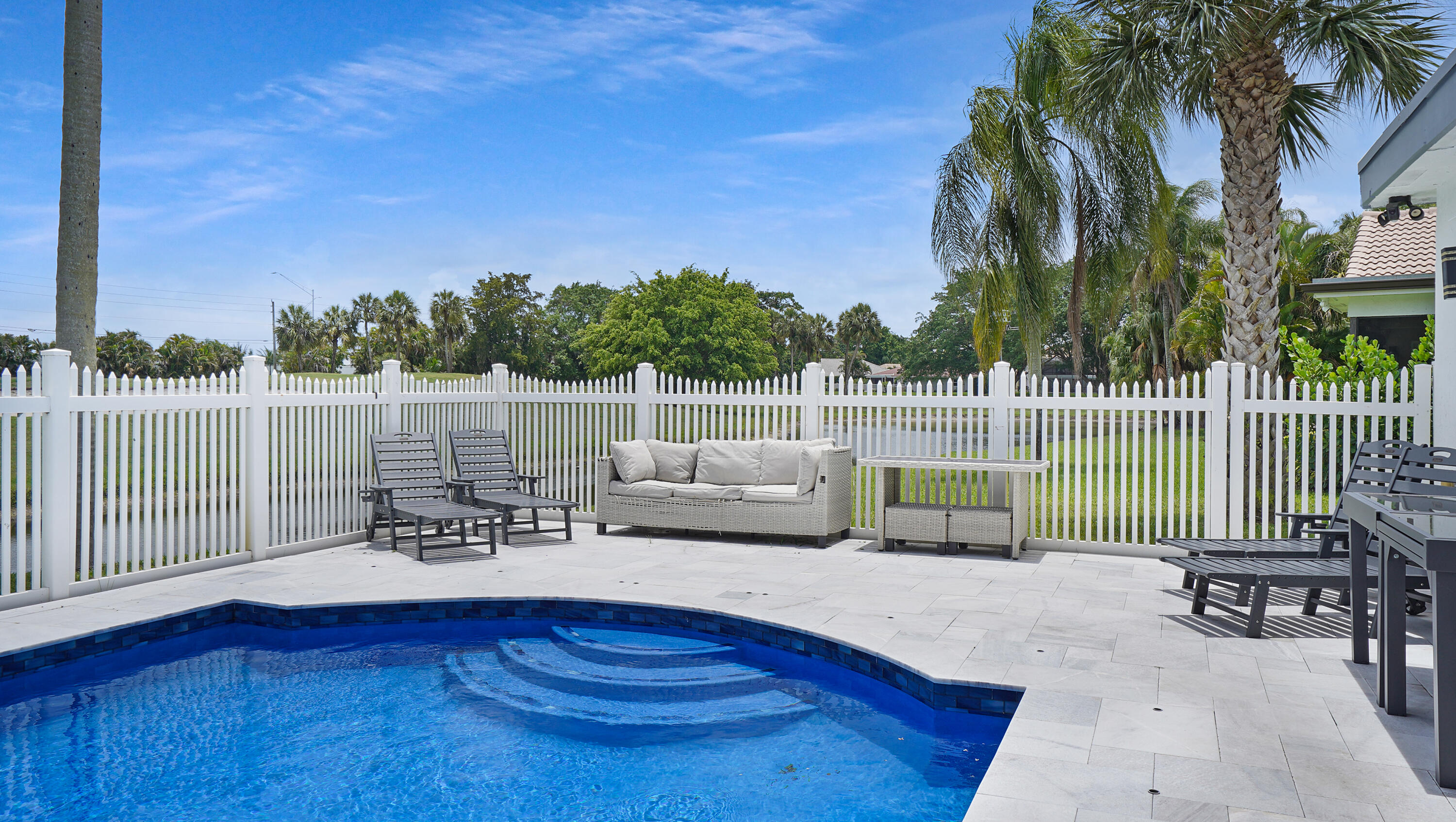 BOCA GREENS - Residential