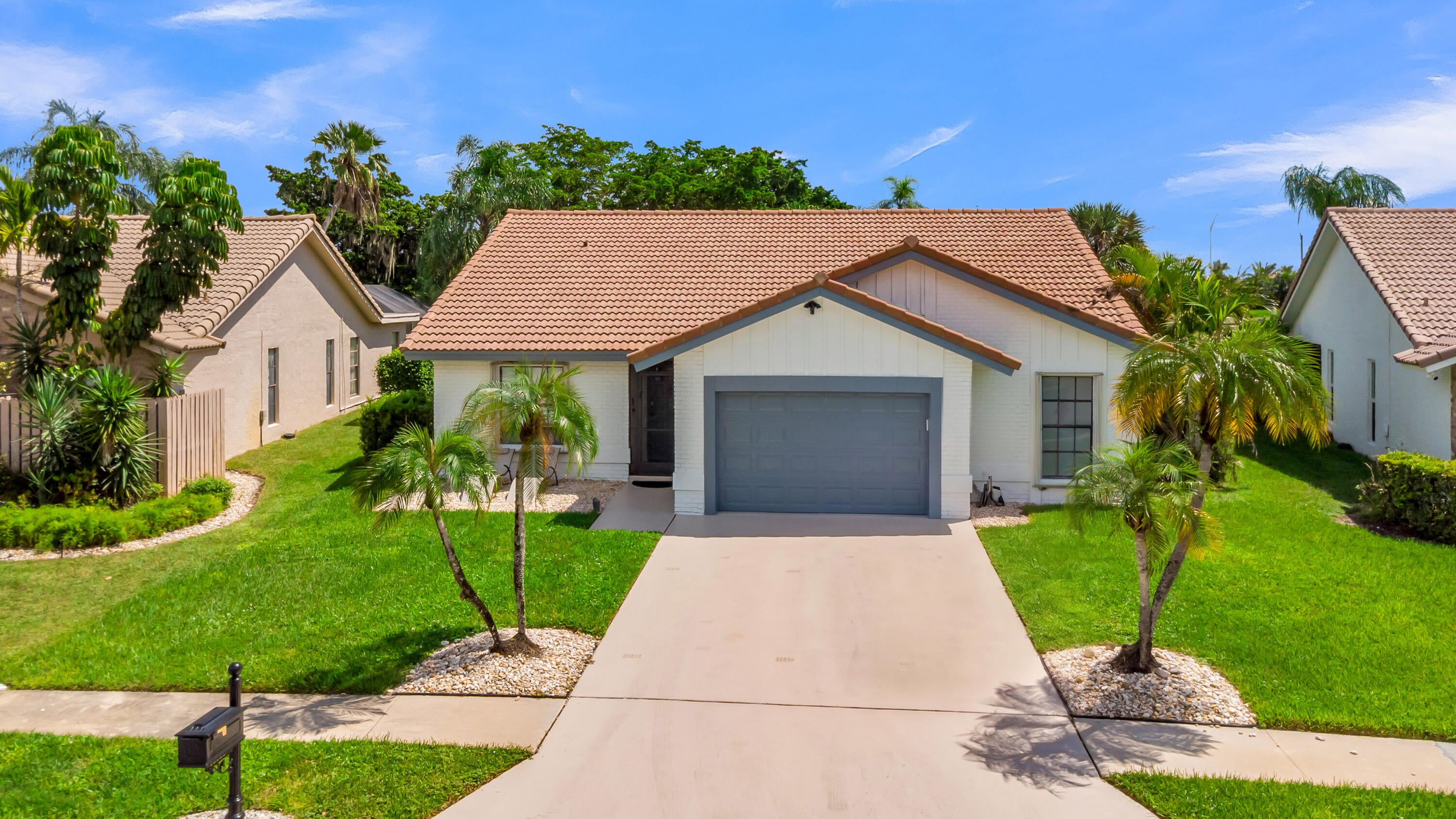 10131 Camelback Lane