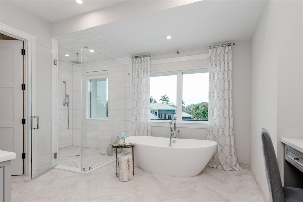 LAKE ROGERS ISLE UNIT E - Residential