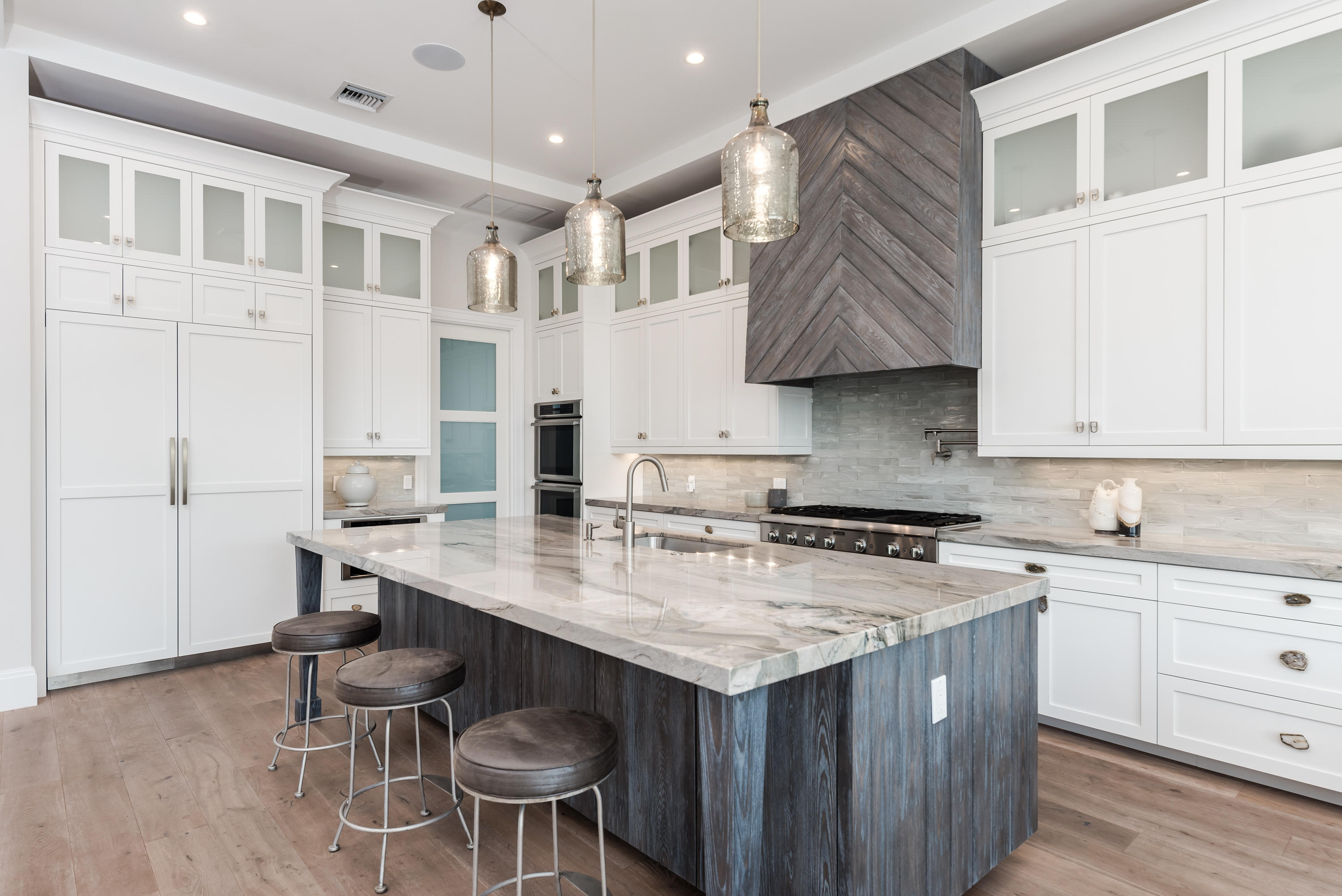 LAKE ROGERS ISLE UNIT E - Residential