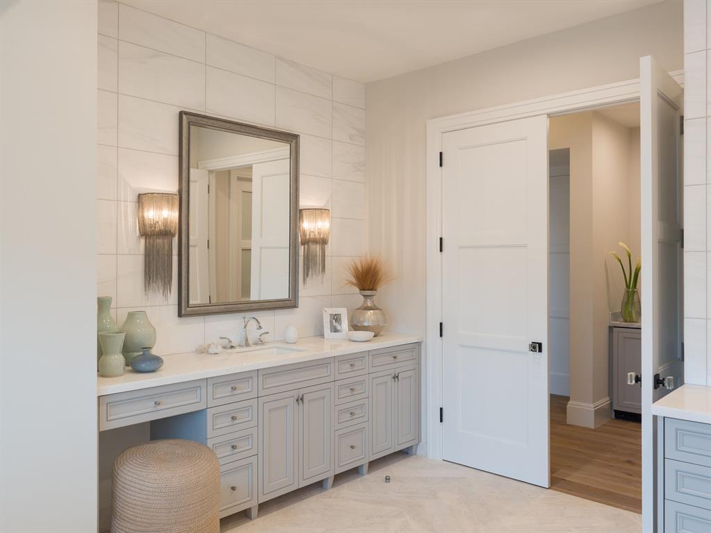 LAKE ROGERS ISLE UNIT E - Residential