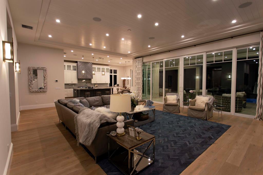 LAKE ROGERS ISLE UNIT E - Residential