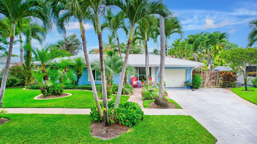 Photo of 530 Ibis Drive, Delray Beach, FL 33444 (MLS # R10993605)