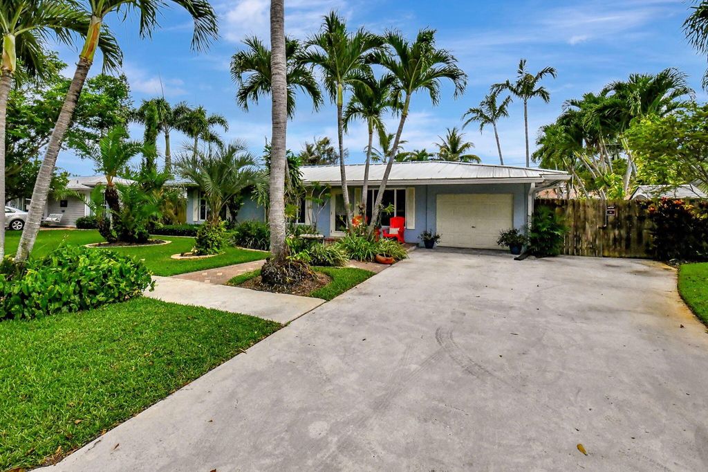 Photo of 530 Ibis Drive, Delray Beach, FL 33444 (MLS # R10993605)