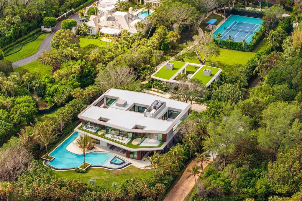 Photo of 310 S Beach Road, Jupiter Island, FL 33455 (MLS # R11018843)