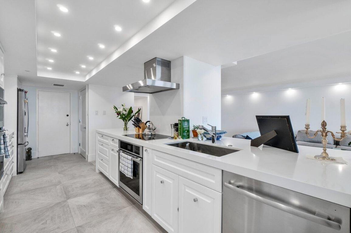 WATERVIEW TOWERS COND DECL FILED 8-20-81 - Residential Lease