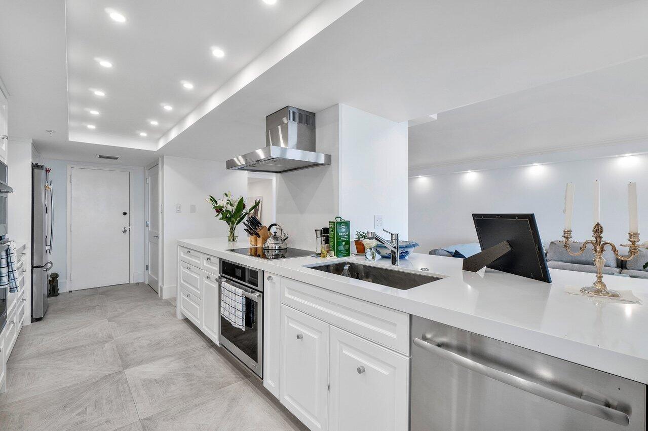 WATERVIEW TOWERS COND DEC - Residential Lease