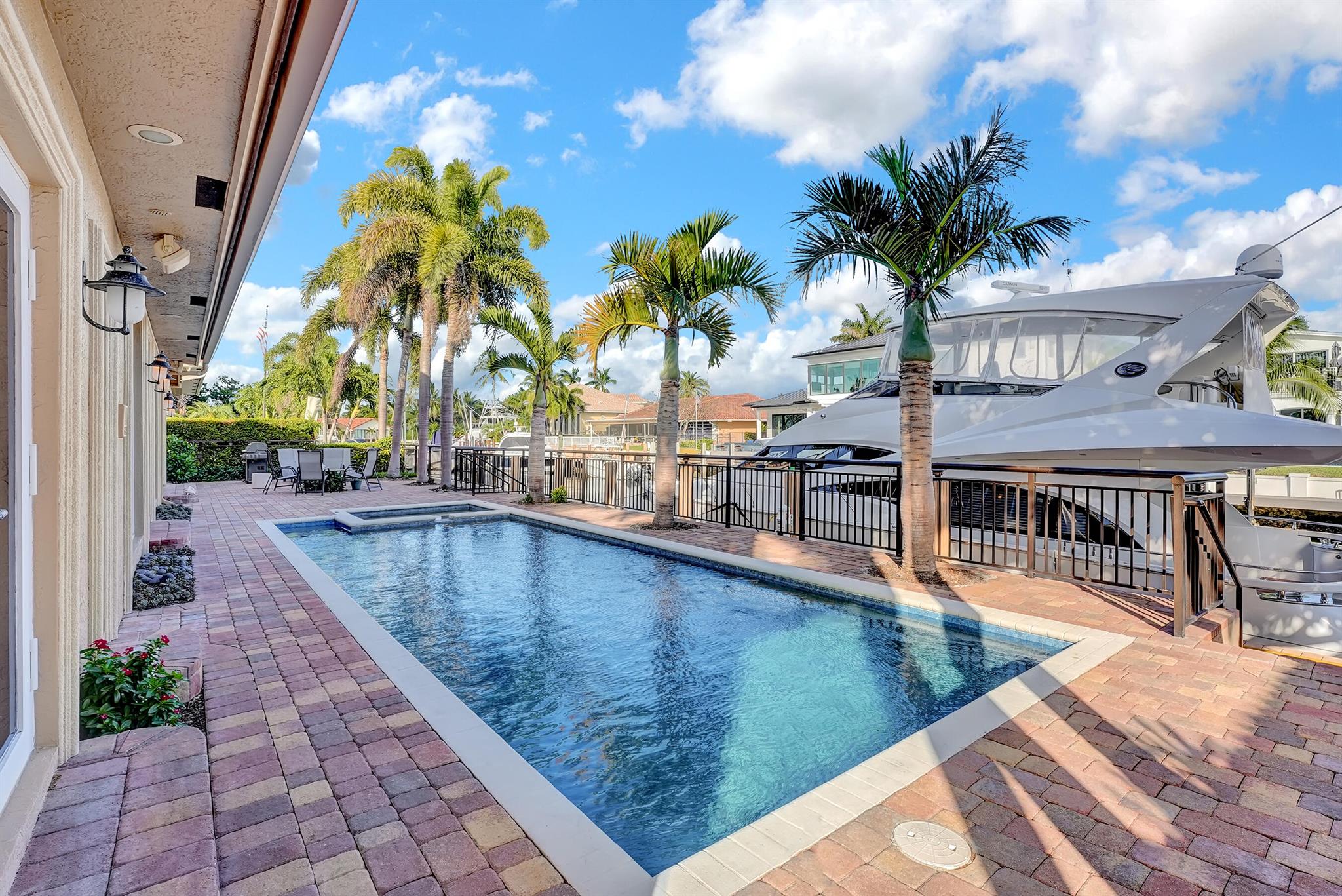 VENETIAN ISLES - Residential