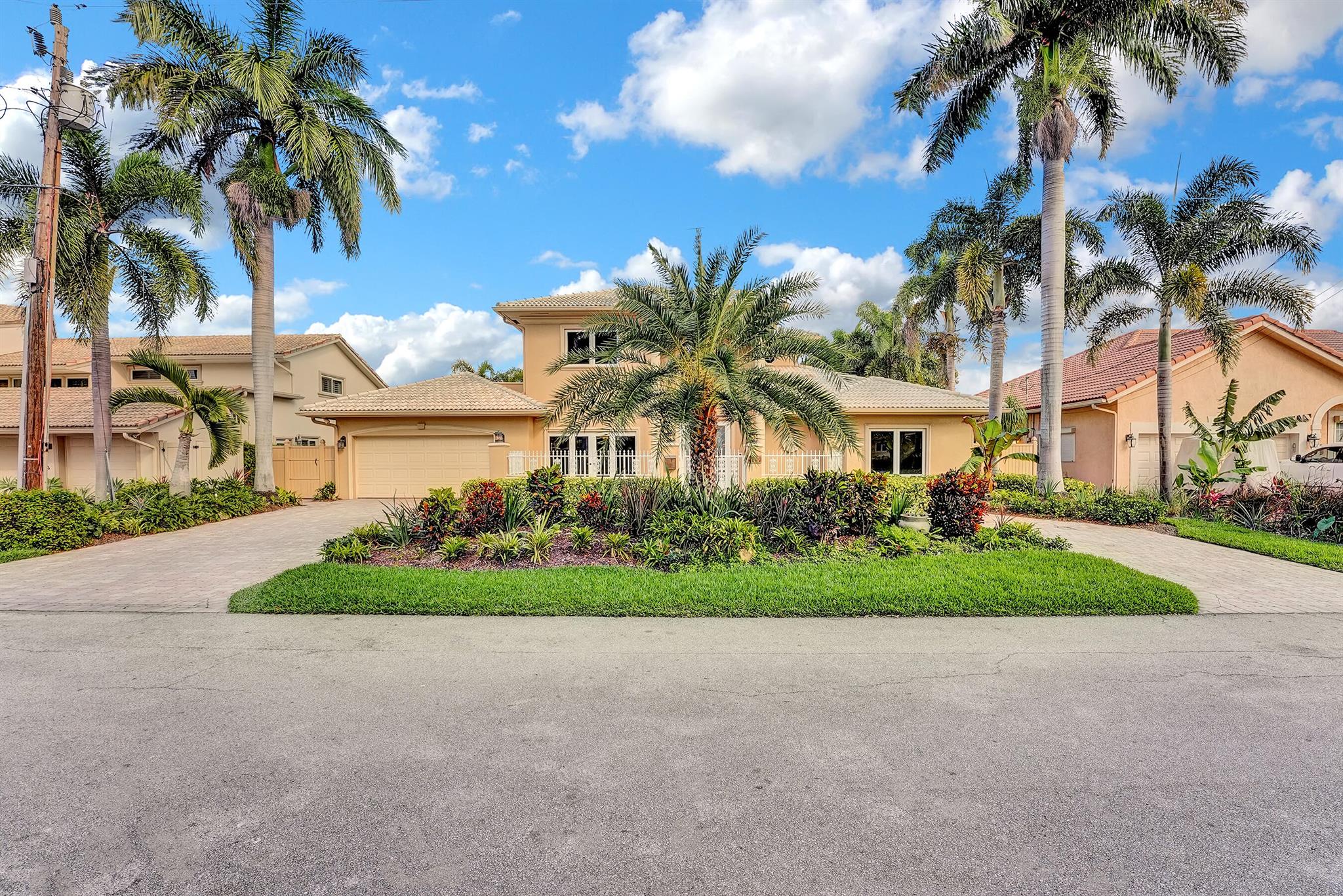 VENETIAN ISLES - Residential