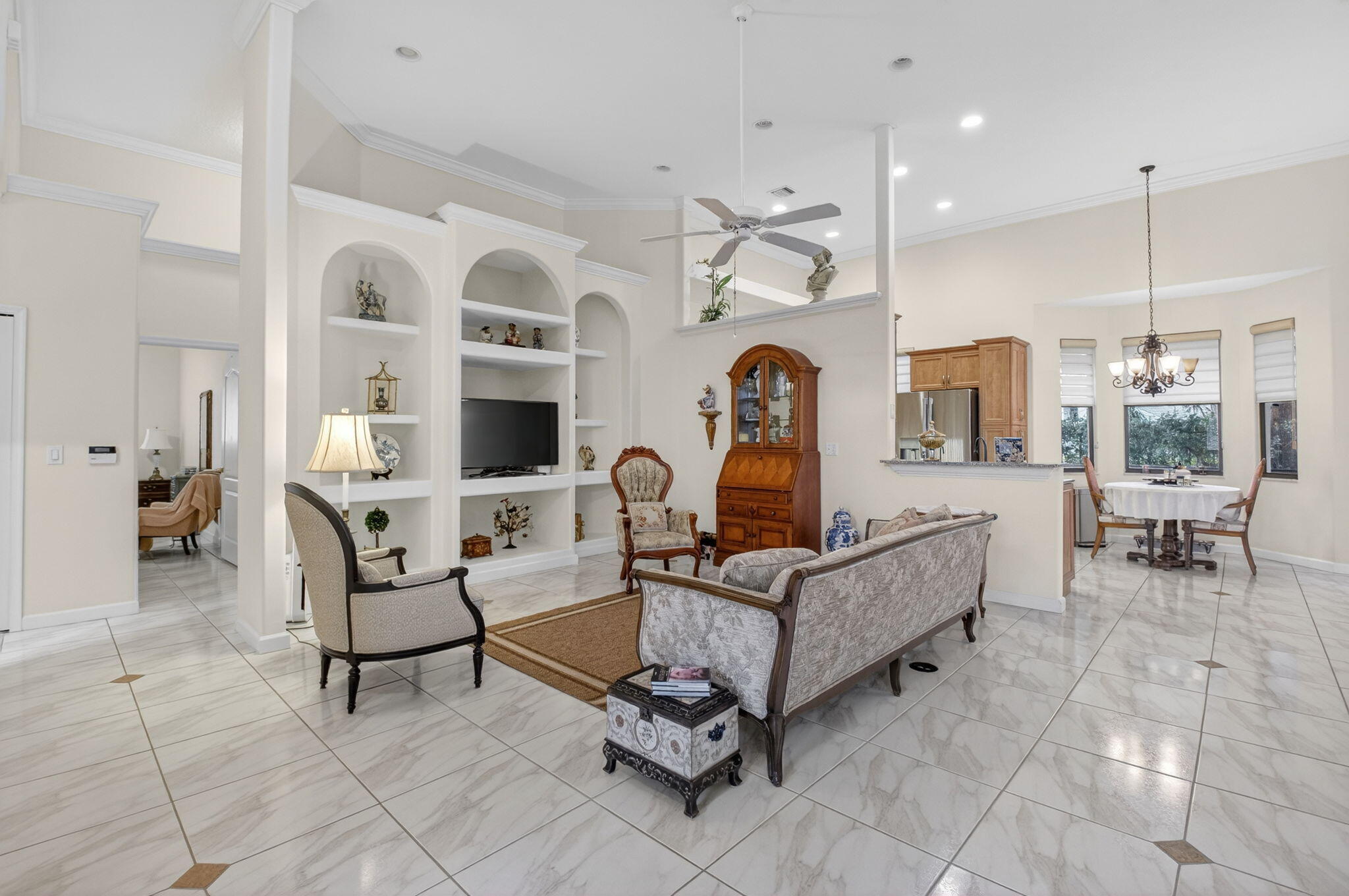 VILLAS OF PINETREE - Residential