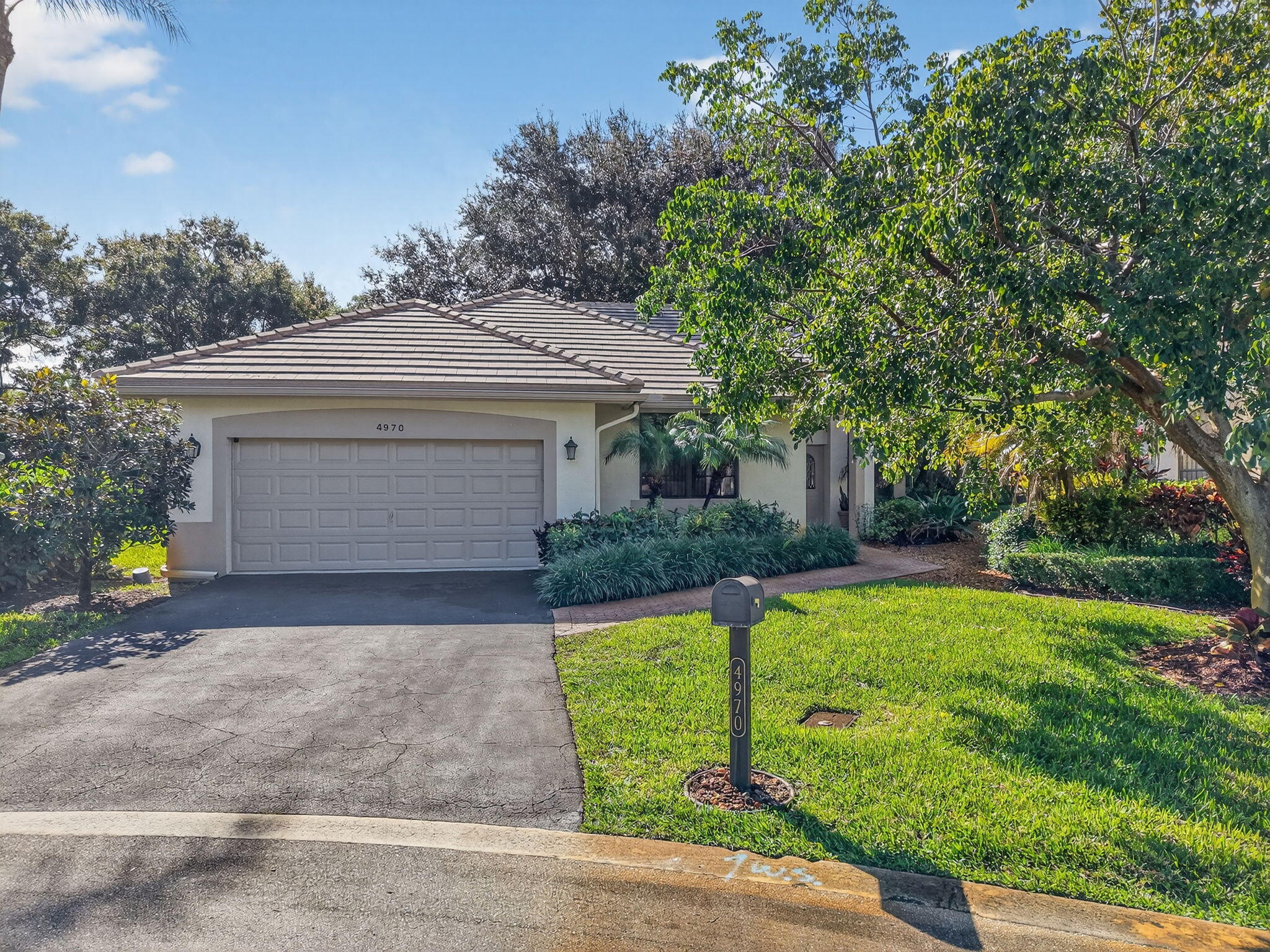 VILLAS OF PINETREE - Residential