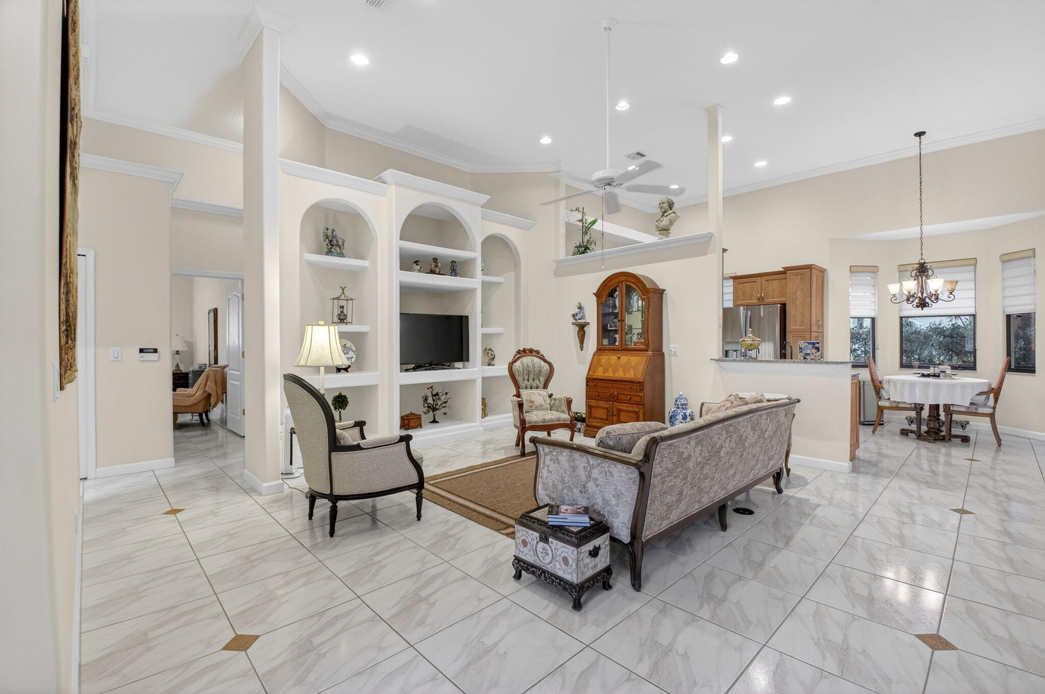 VILLAS OF PINETREE - Residential