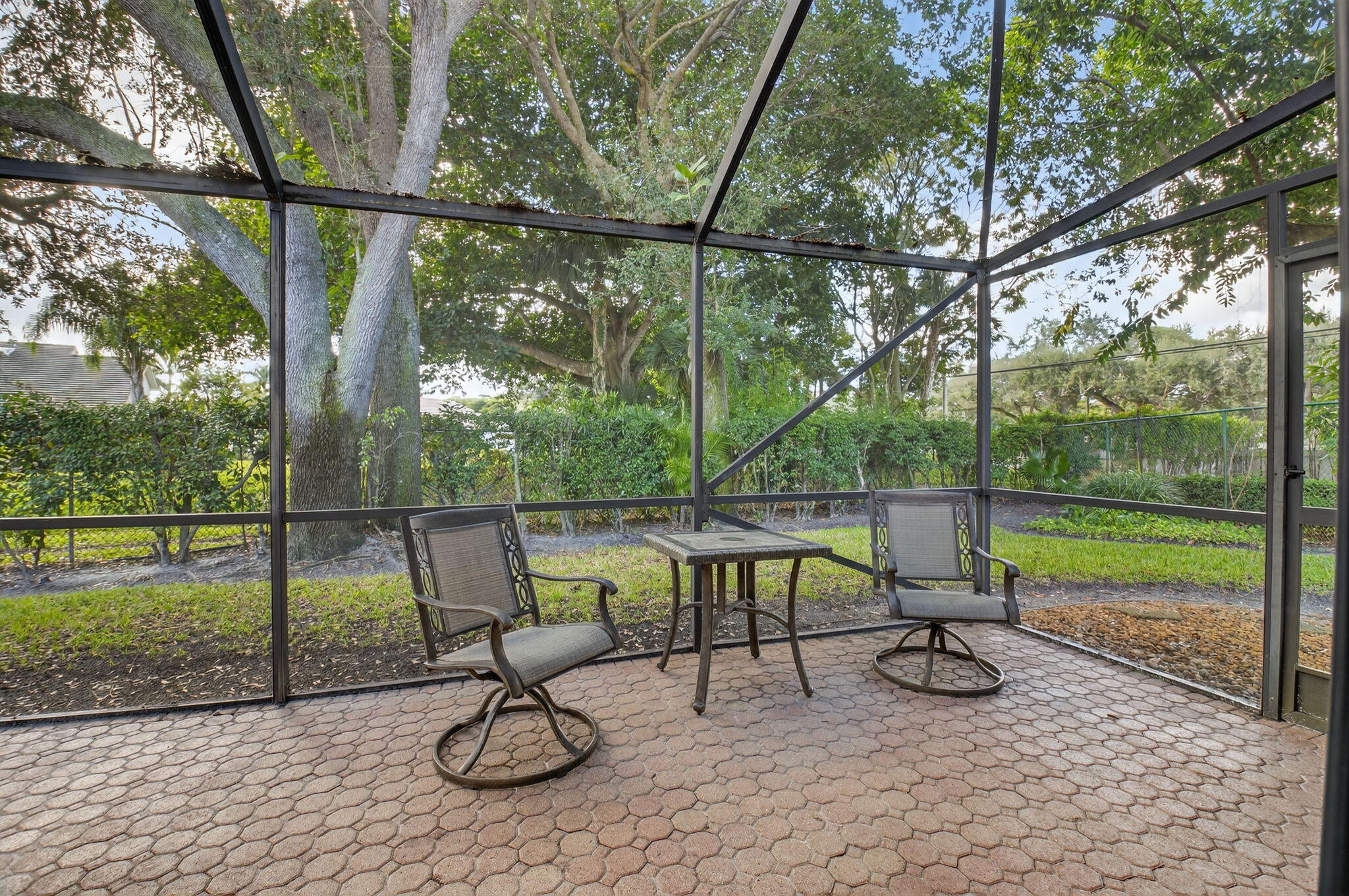 VILLAS OF PINETREE - Residential