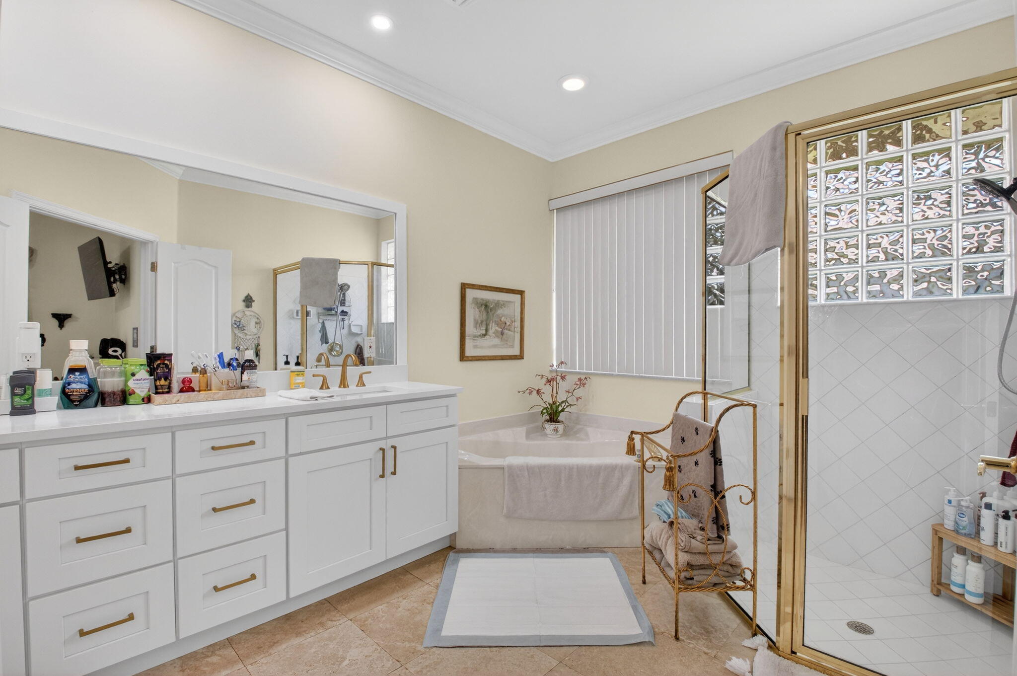 VILLAS OF PINETREE - Residential