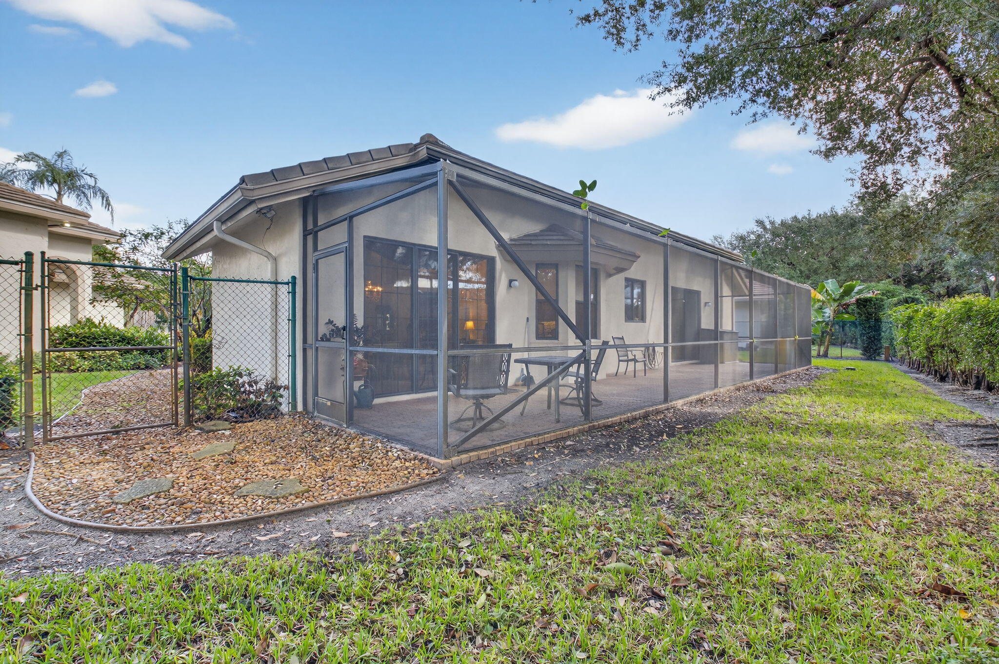 VILLAS OF PINETREE - Residential