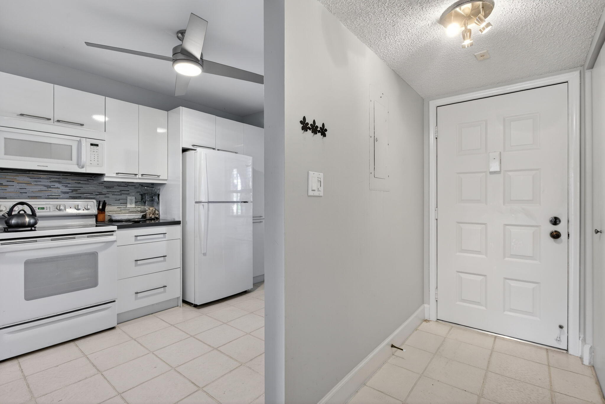 LAKES OF ENVIRON CONDO - Residential