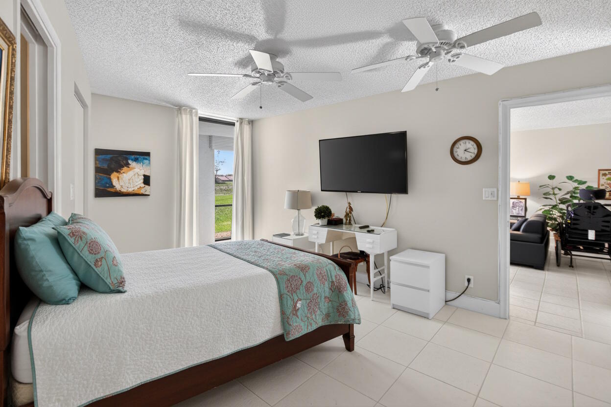 LAKES OF ENVIRON CONDO - Residential