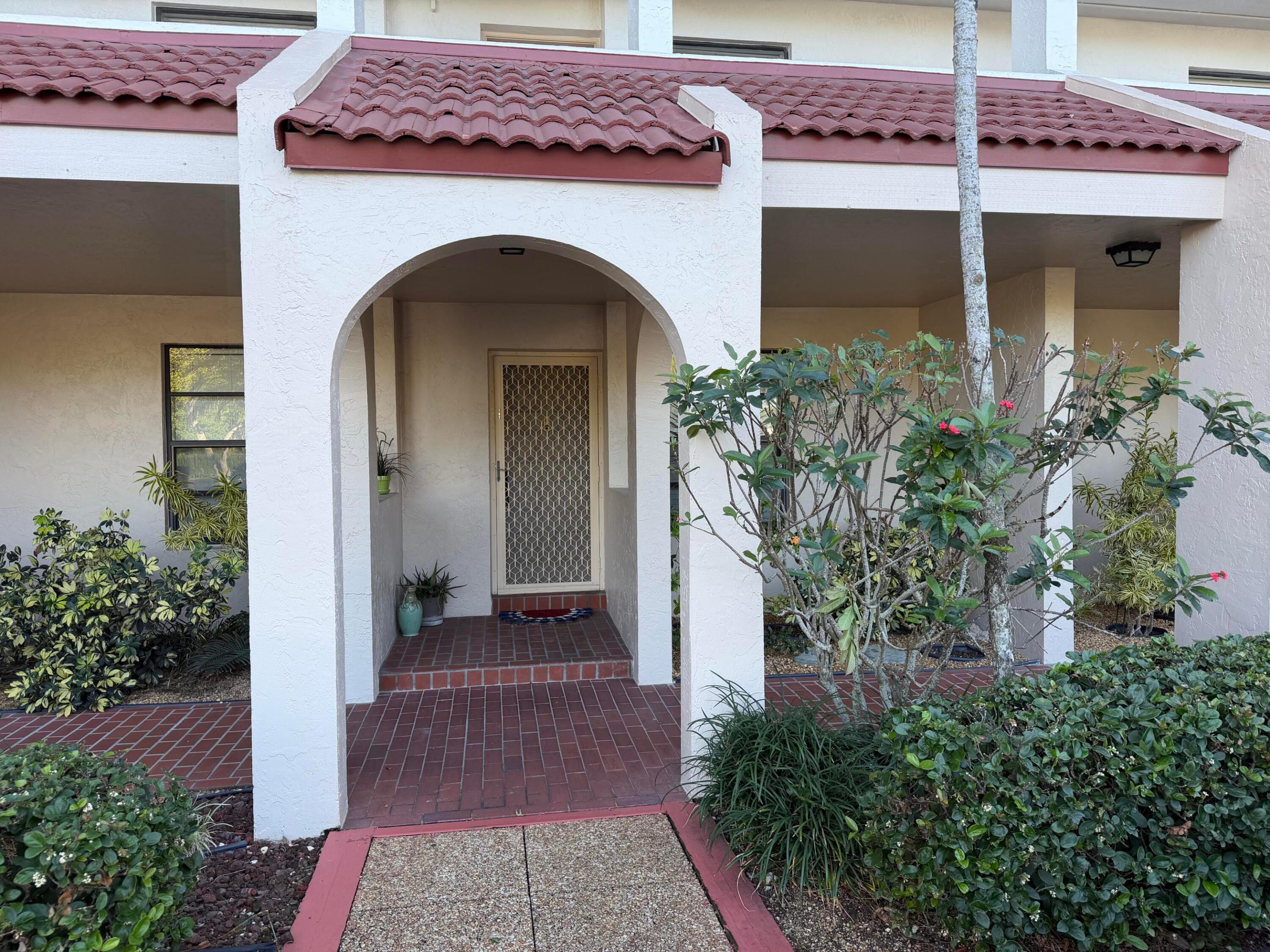 LAKES OF ENVIRON CONDO - Residential