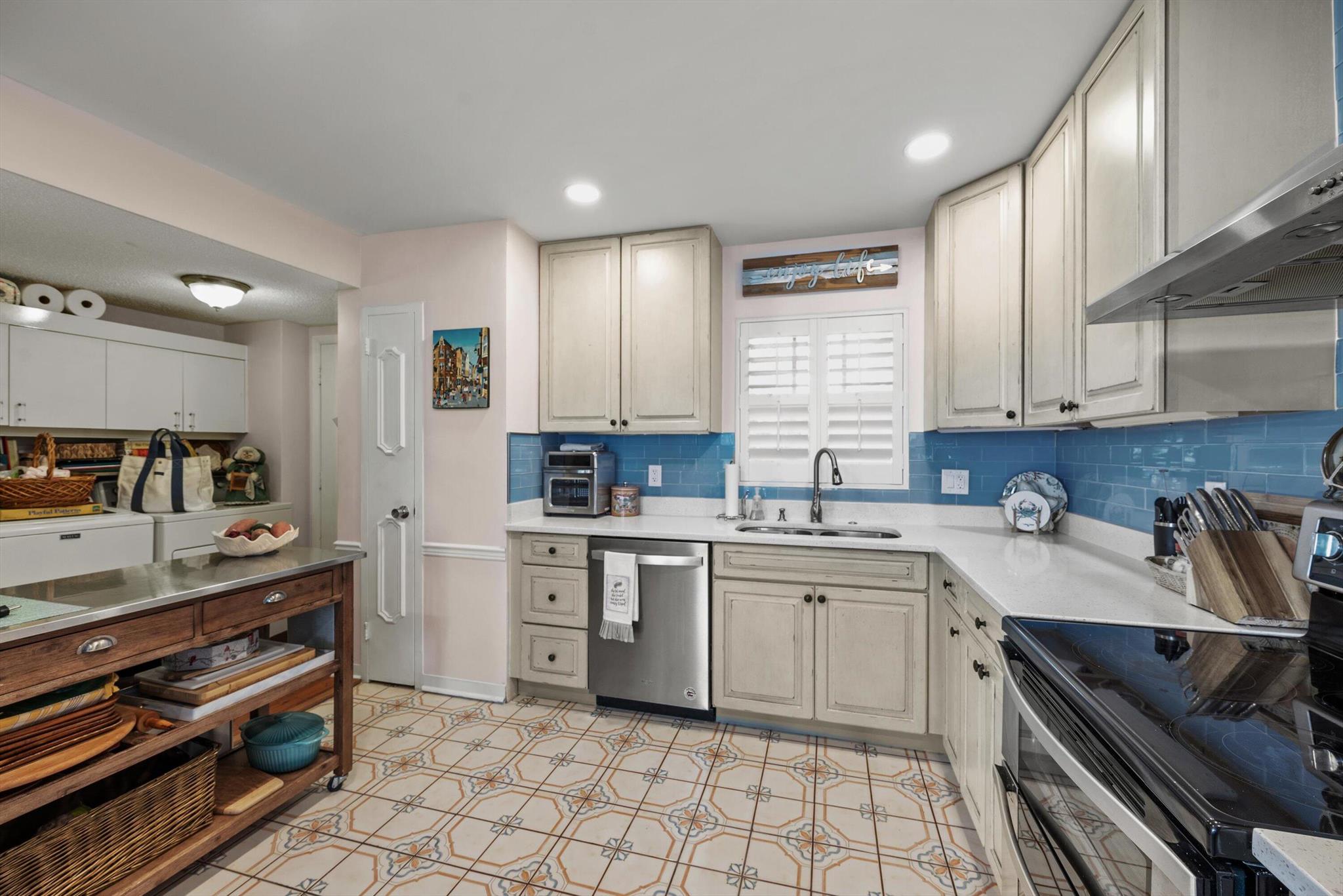 LA BONNE VIE COND DECL IN - Residential