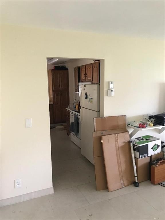 Lauderdale West 3 Sec 83- - Residential