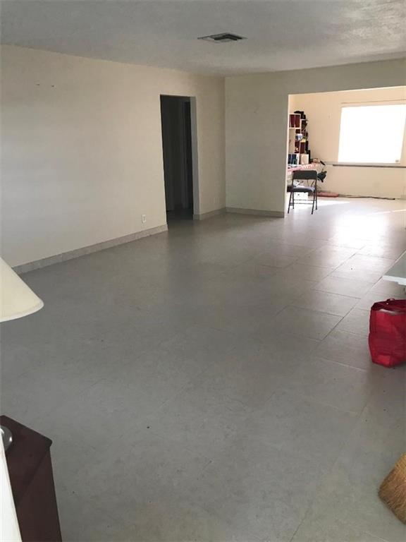 Lauderdale West 3 Sec 83- - Residential