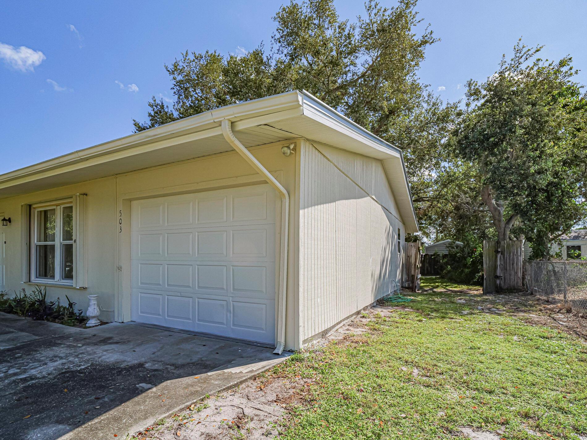 VERO BEACH HIGHLANDS UNIT - Residential Lease