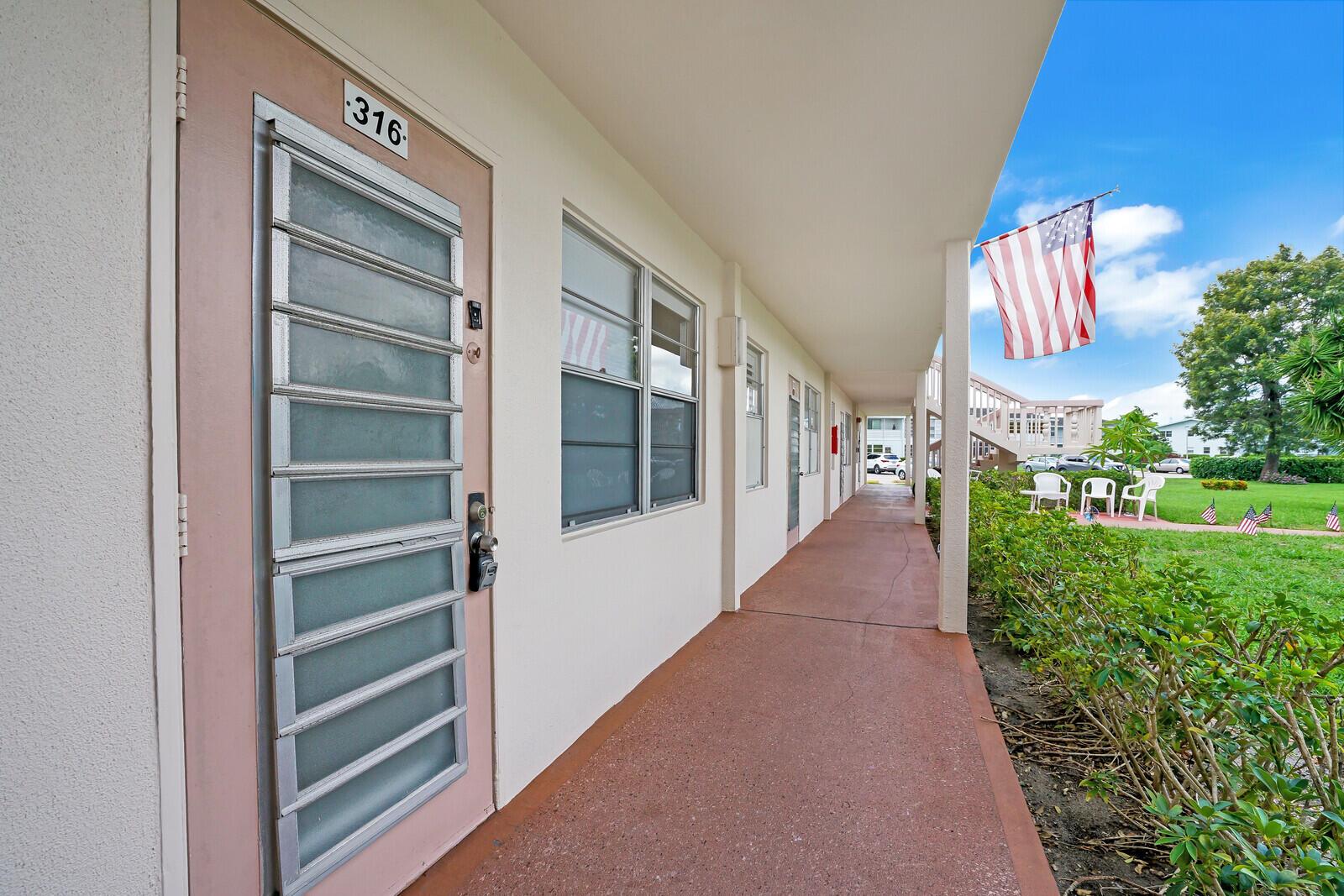 316 Farnham P