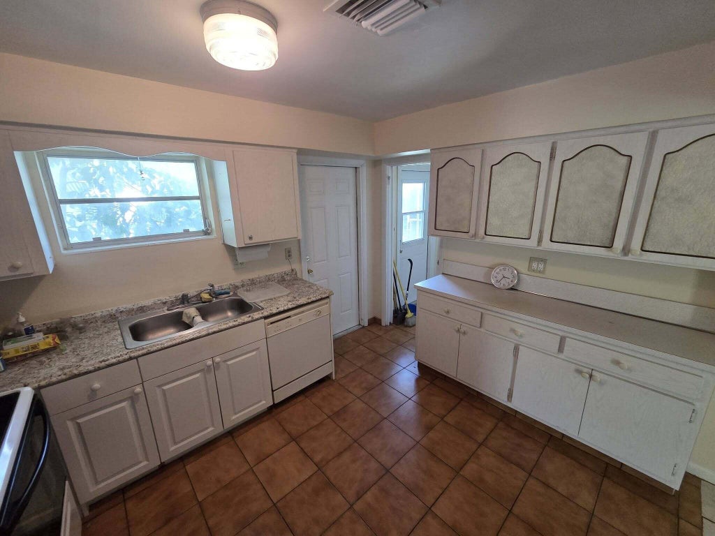 Photo of 207 SE 7th Street, Dania Beach, FL 33004 (MLS # B26051827)