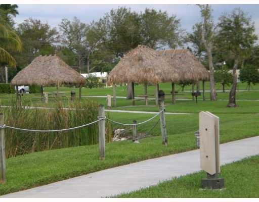 Lake Emerald - Residential