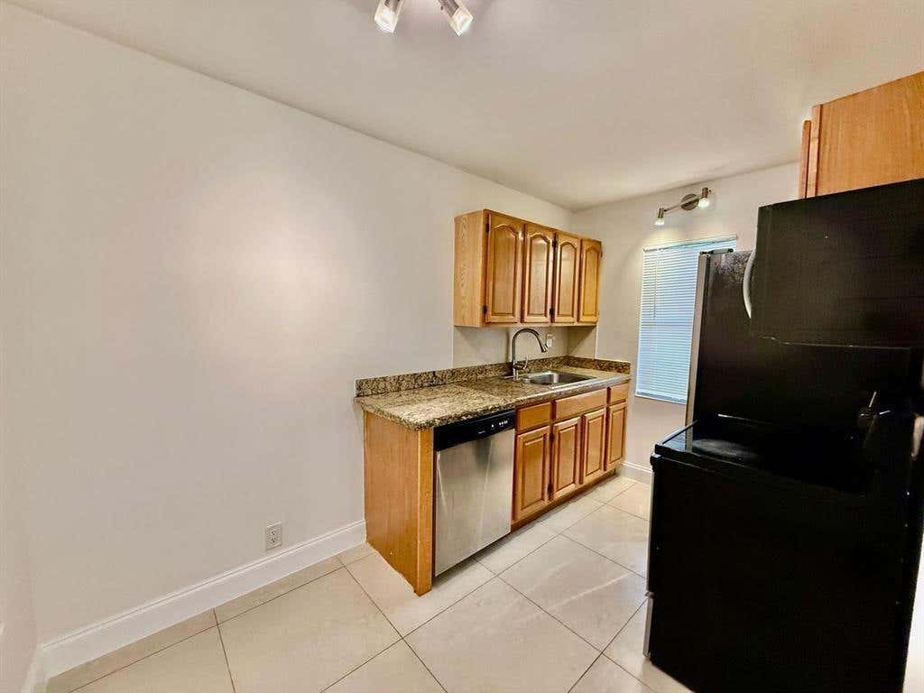 Photo of 601 NE 29th Drive #4, Wilton Manors, FL 33334 (MLS # B26060594)