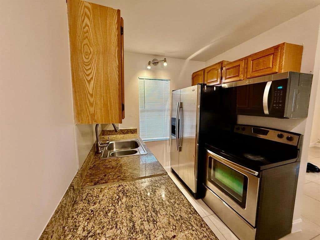 Photo of 601 NE 29th Drive #4, Wilton Manors, FL 33334 (MLS # B26060594)