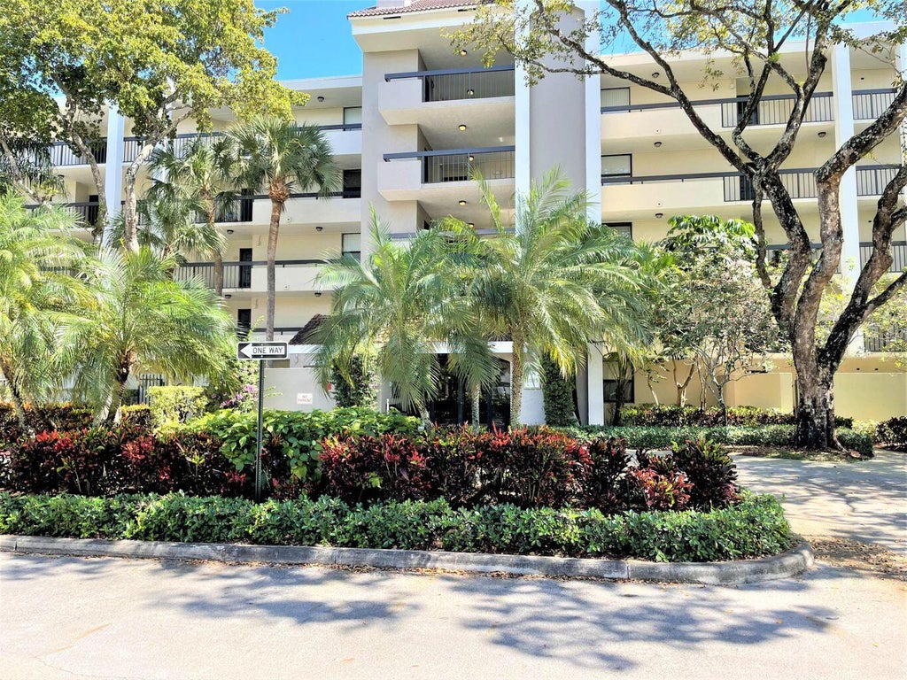 Photo of 2025 Lavers Circle #D508, Delray Beach, FL 33444 (MLS # R10796219)