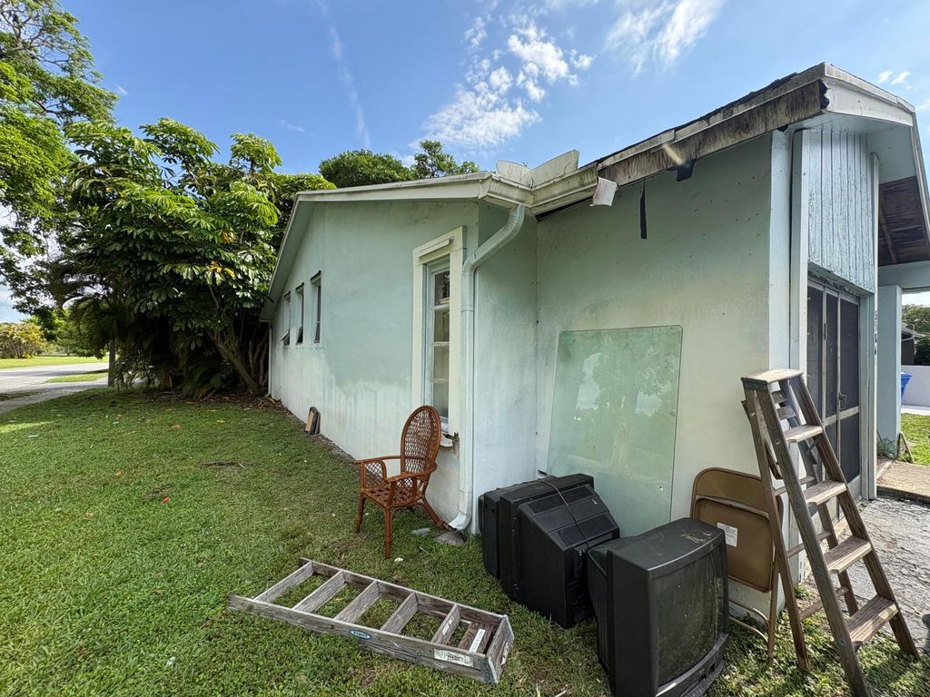Photo of 5586 N Lakewood Cir Circle E #A, Margate, FL 33063 (MLS # B26018897)