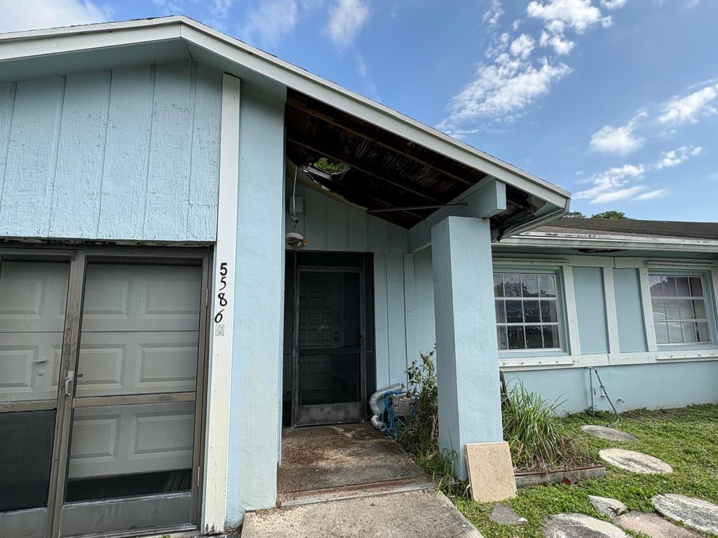 Photo of 5586 N Lakewood Cir Circle E #A, Margate, FL 33063 (MLS # B26018897)