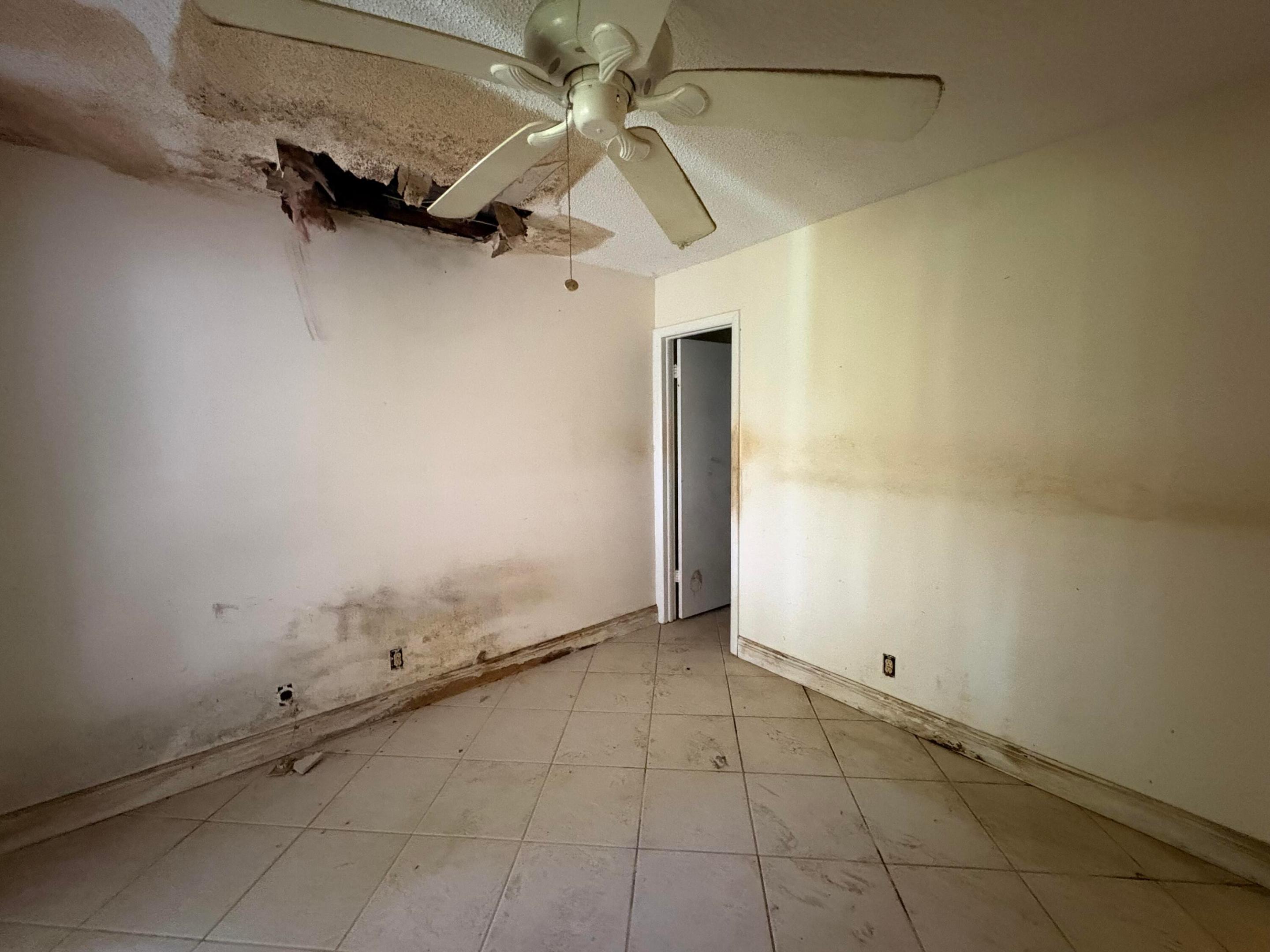 LAKEWOOD ON THE GREEN SEC 2 - Residential