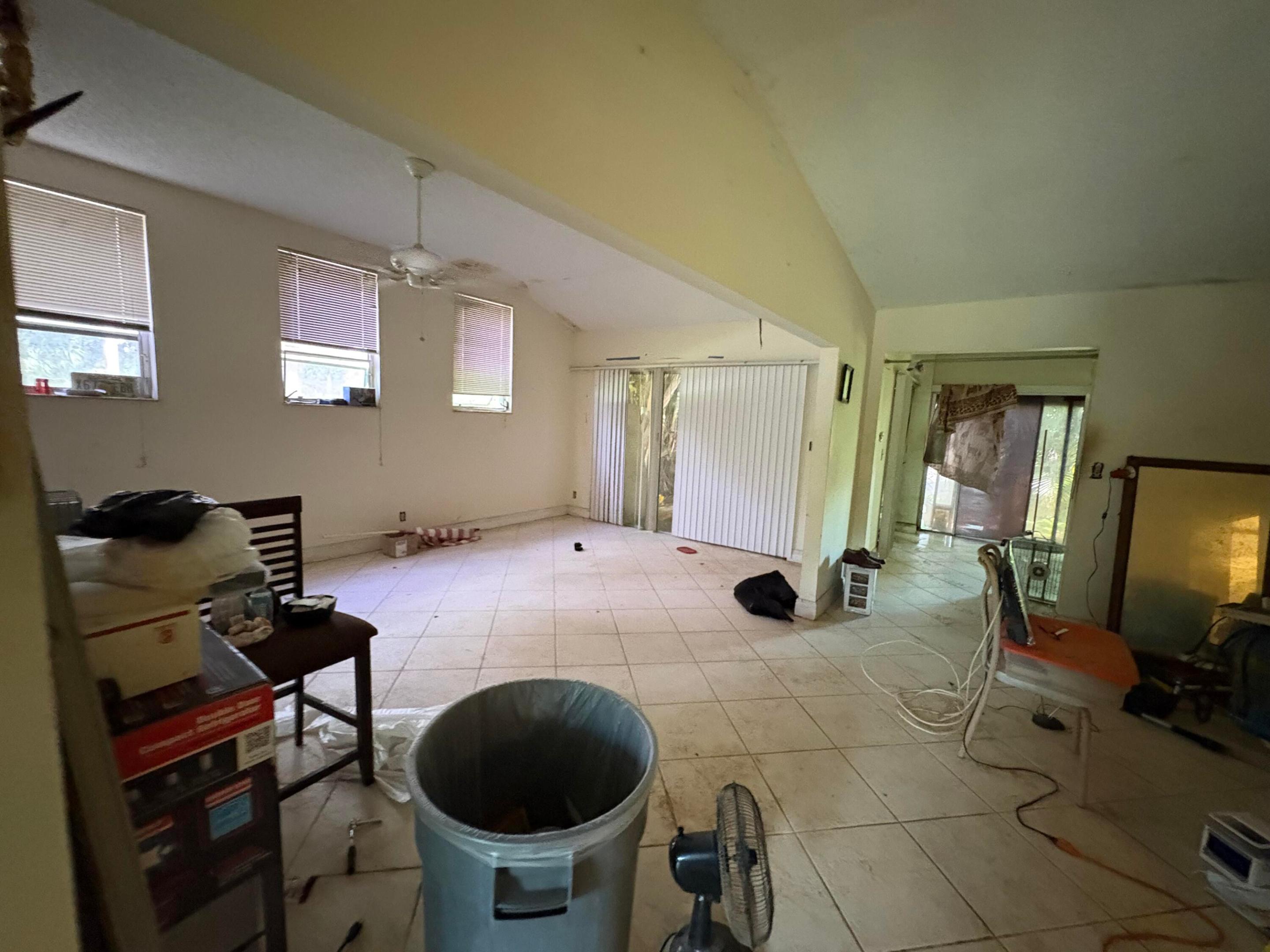 5586 N Lakewood Cir Circle E A