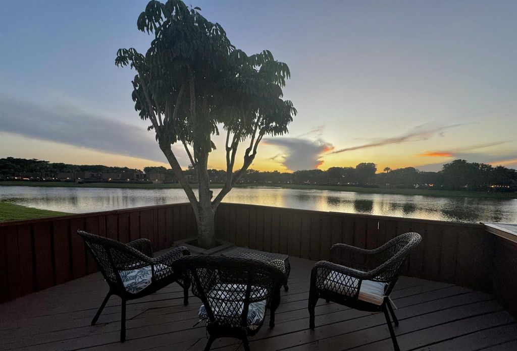 Photo of 130 Live Oak Lane, Boynton Beach, FL 33436 (MLS # R11077373)