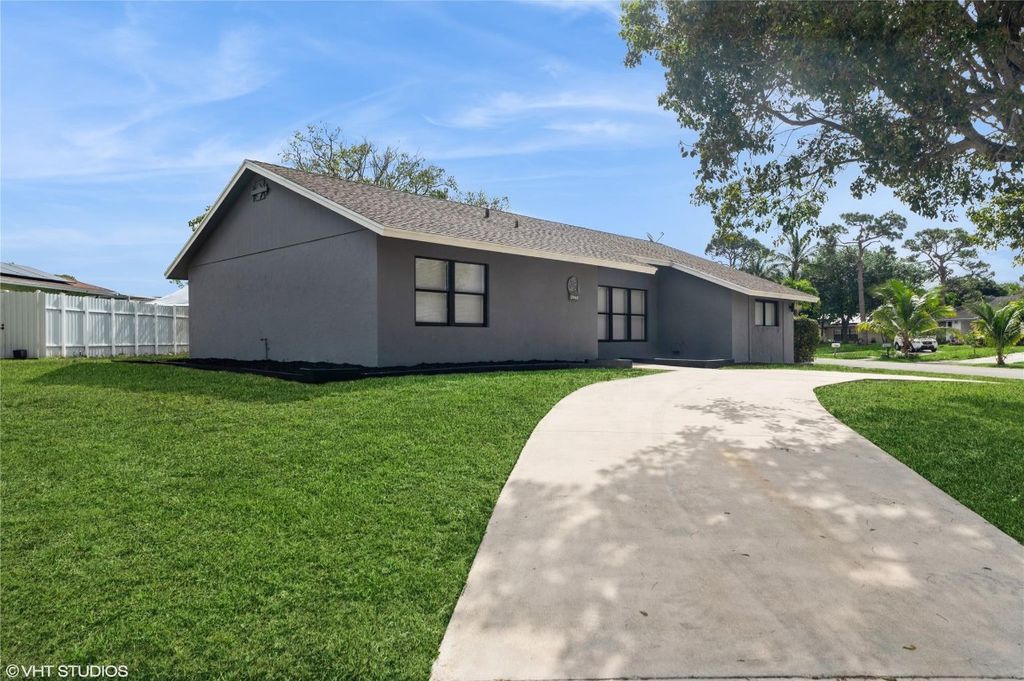 Photo of 2966 Via Vizcaya, Lake Worth, FL 33461 (MLS # F10504666)