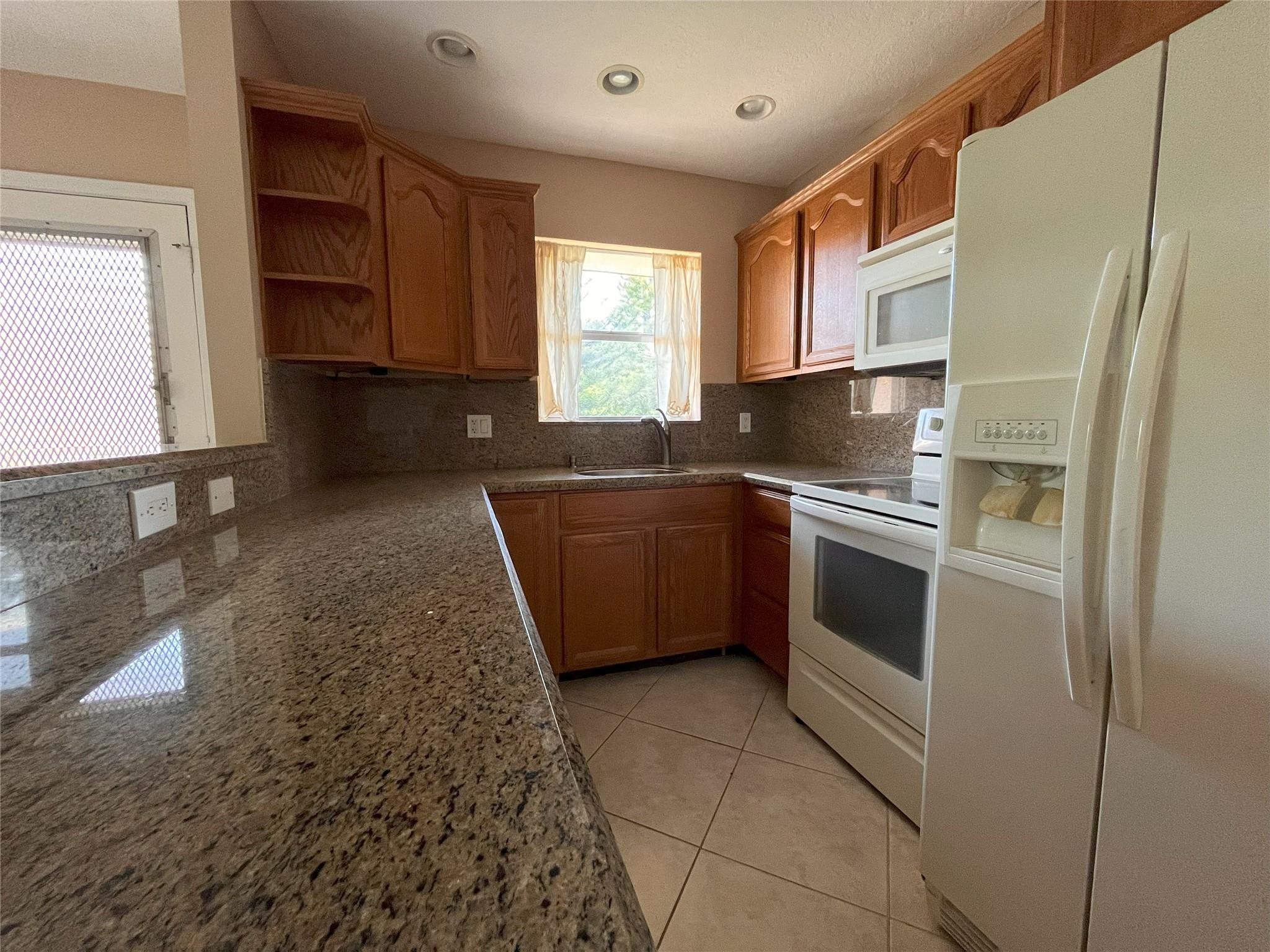 Oxford Condominium - Residential