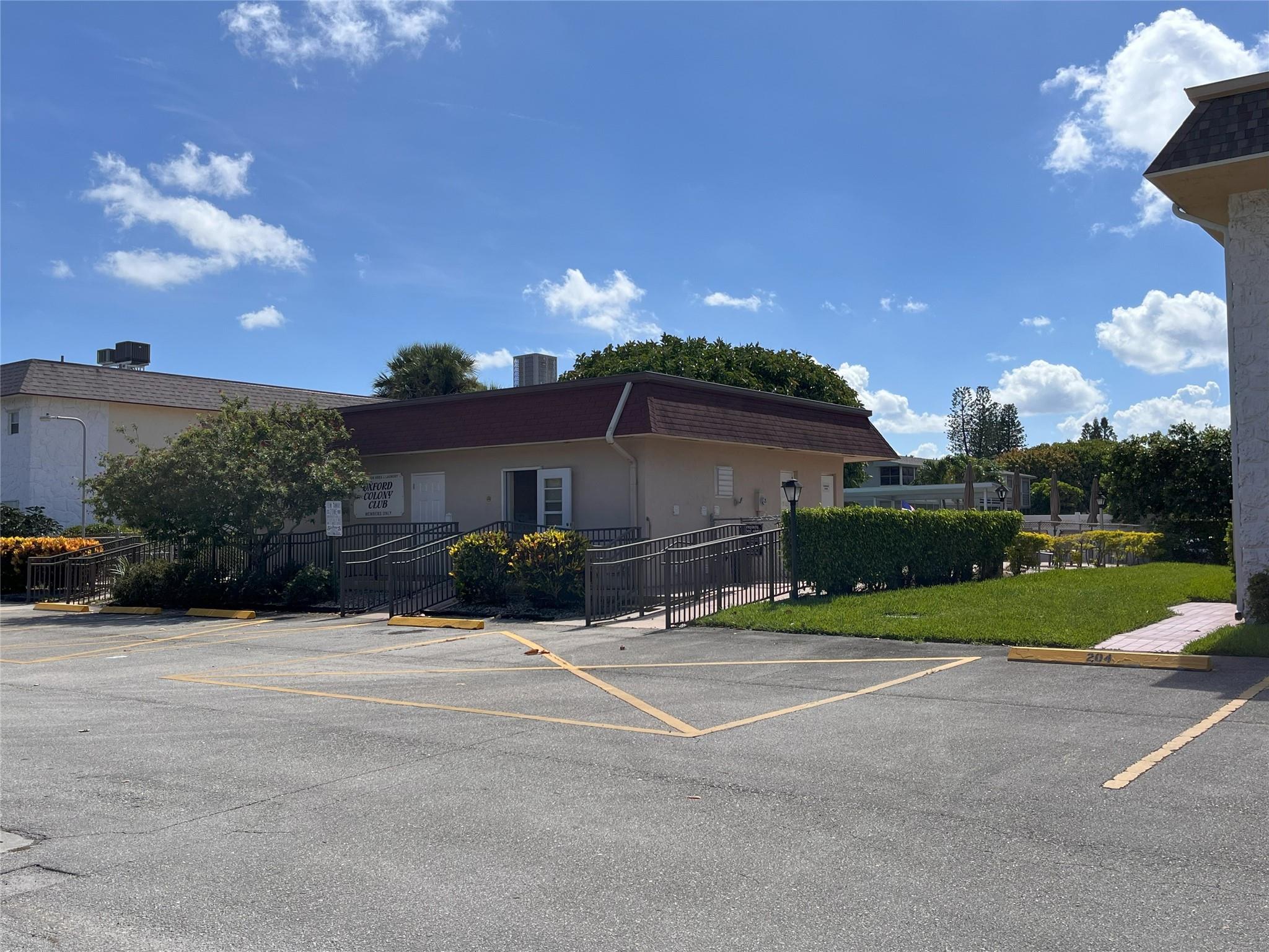 Oxford Condominium - Residential