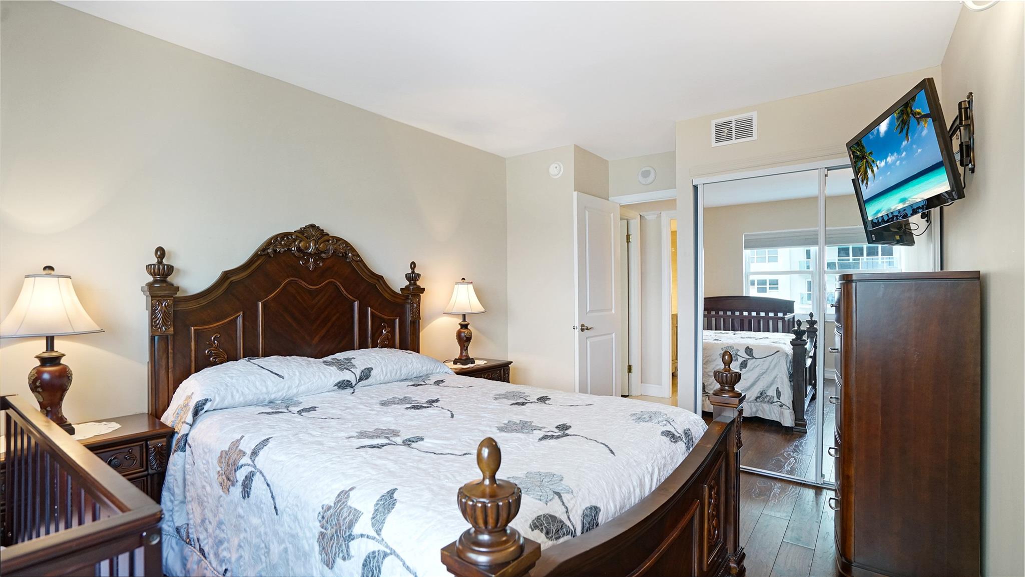 Southpoint Condominium - Residential