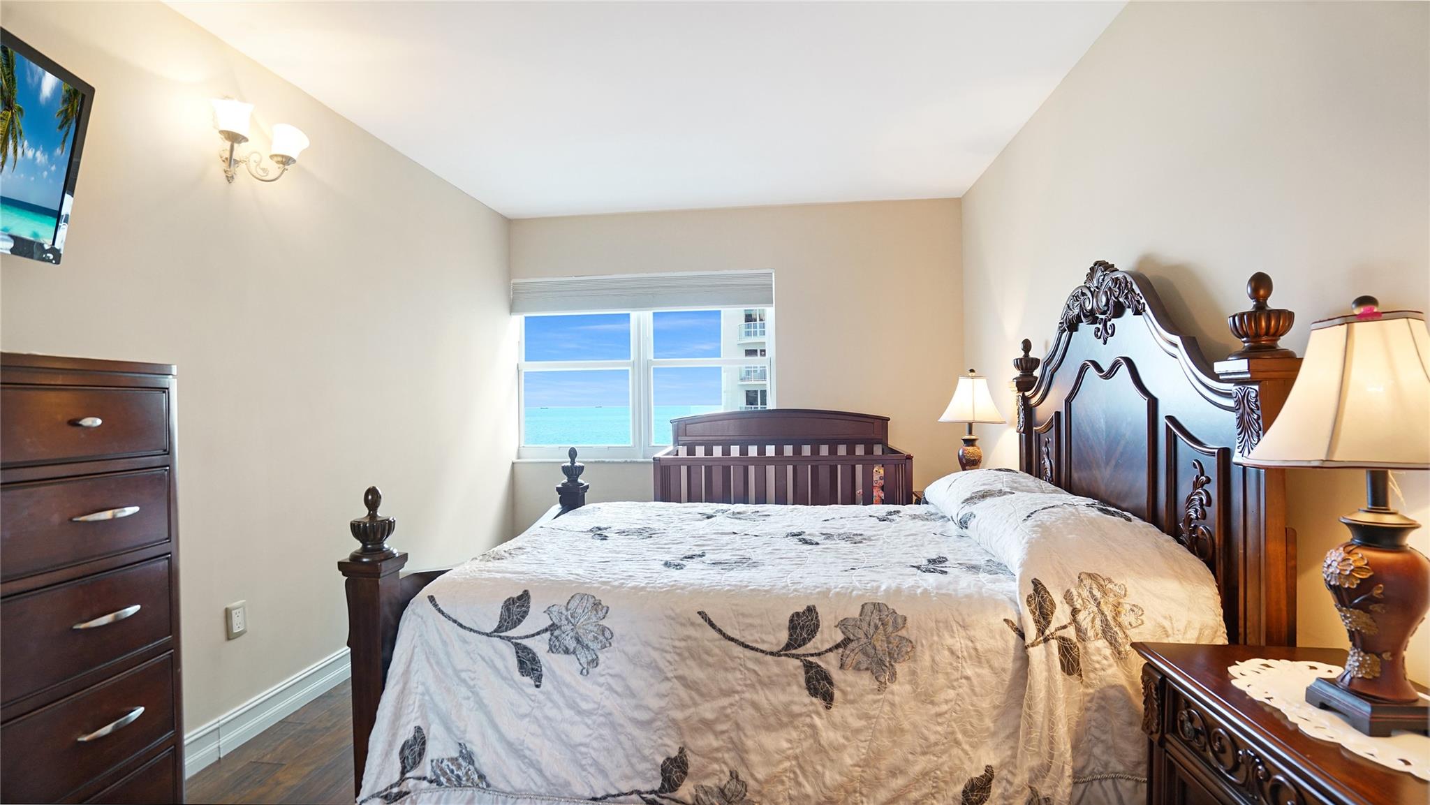 Southpoint Condominium - Residential