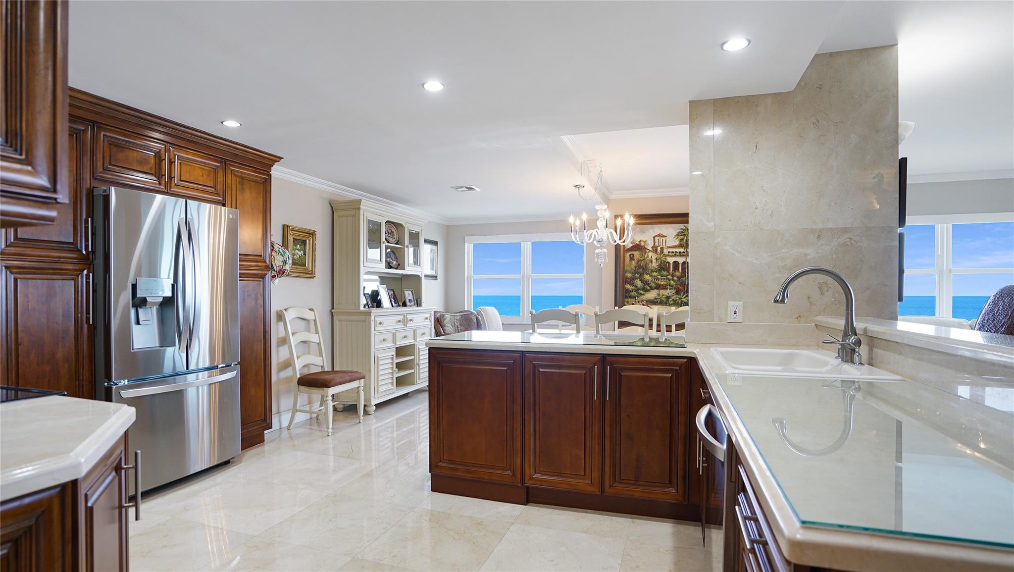 Southpoint Condominium - Residential