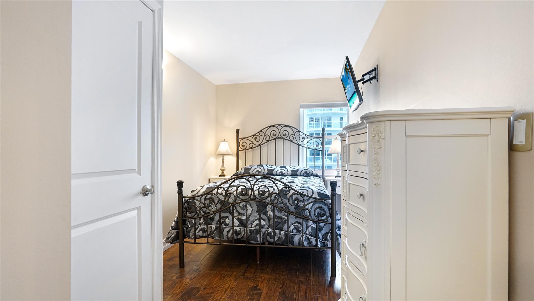 Southpoint Condominium - Residential