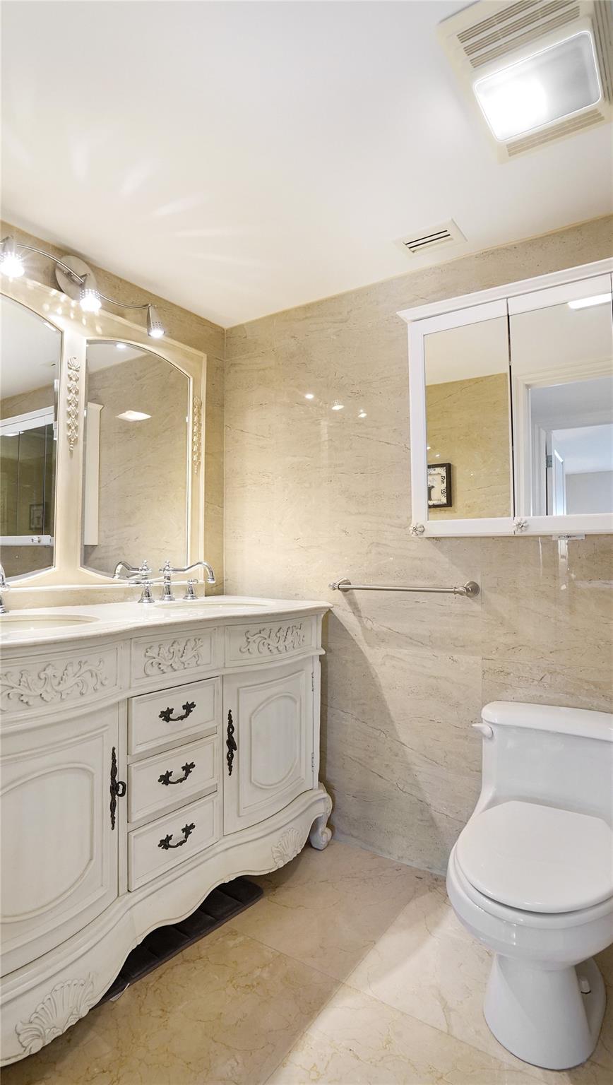 Southpoint Condominium - Residential