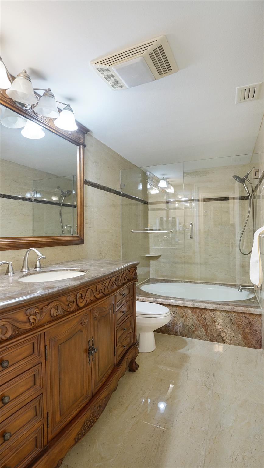 Southpoint Condominium - Residential