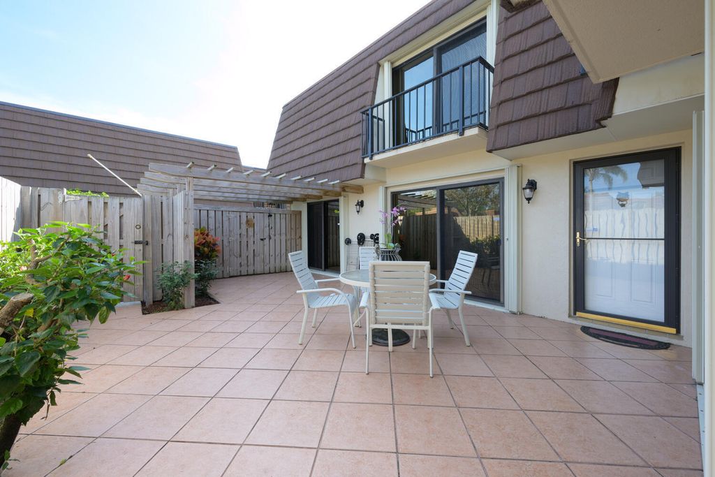 Photo of 2009 20th Lane, Palm Beach Gardens, FL 33418 (MLS # R10945791)